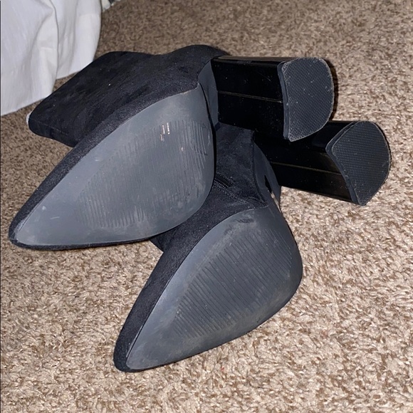 Pointed Sock Boot in Black - Picture 3 of 7